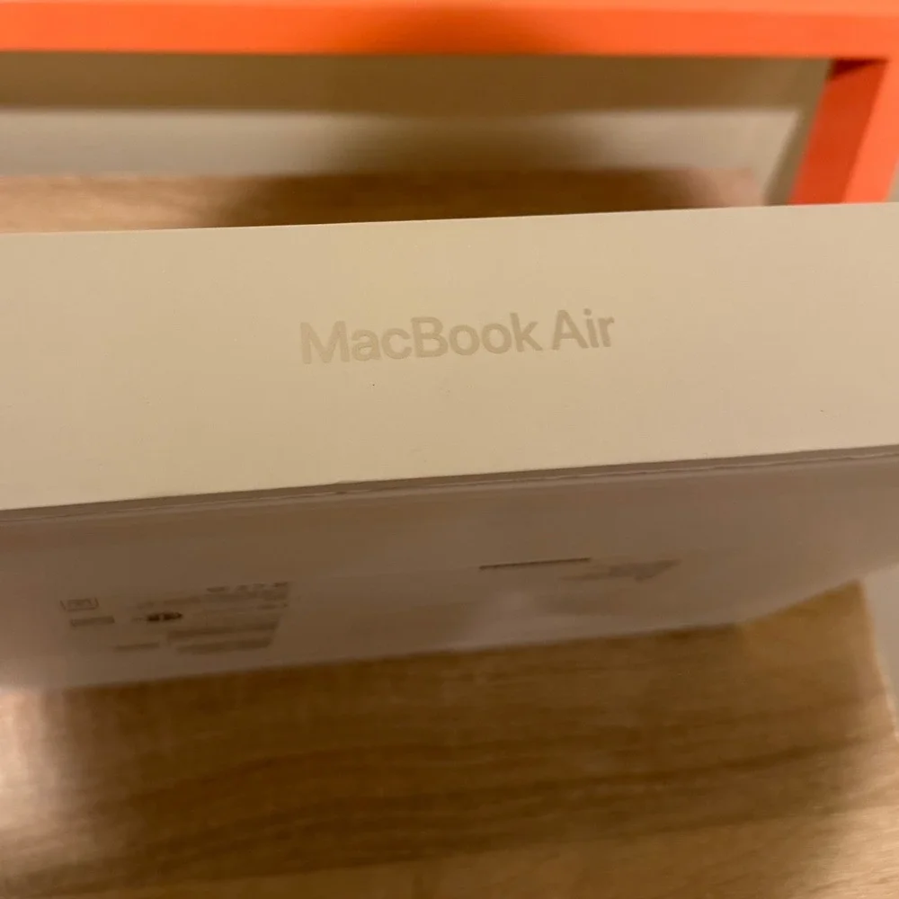 Apple MacBook Air 13 Chip 16GB 512GB Starlight A3113 EMPTY BOX